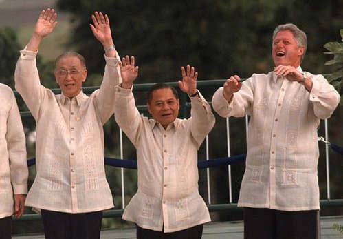 最炫民族風(fēng)：APEC晚宴上的領(lǐng)導人服裝大盤(pán)點(diǎn)