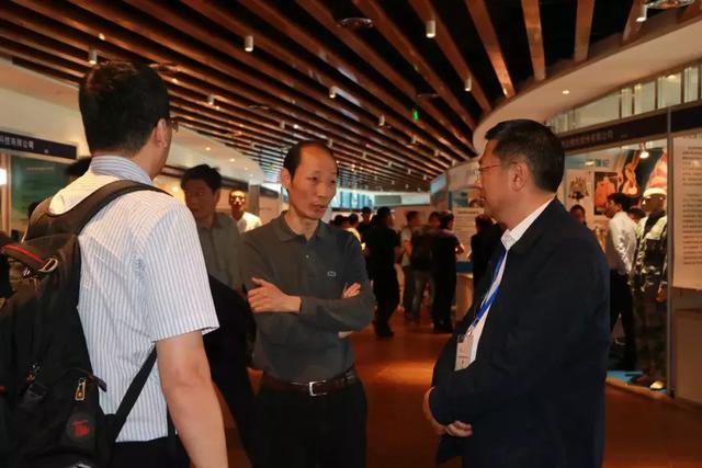 先進(jìn)纖維材料研發(fā)與應用發(fā)展戰略論壇在青島舉行
